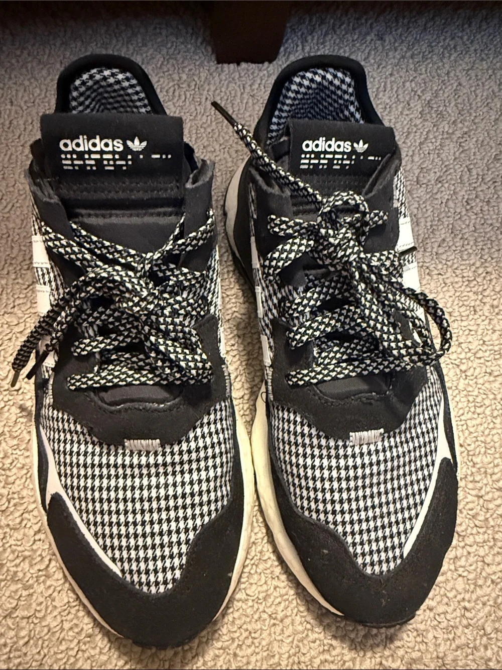 Men’s Size 8 Adidas Black & White Patterned Sneakers